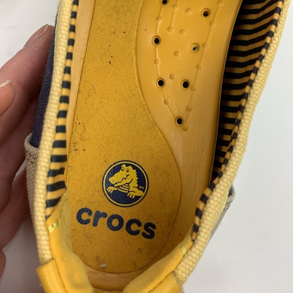Crocs Slip on canvas shoe Size 7 Tan yellow blue Loafer Style - Picture 13 of 14